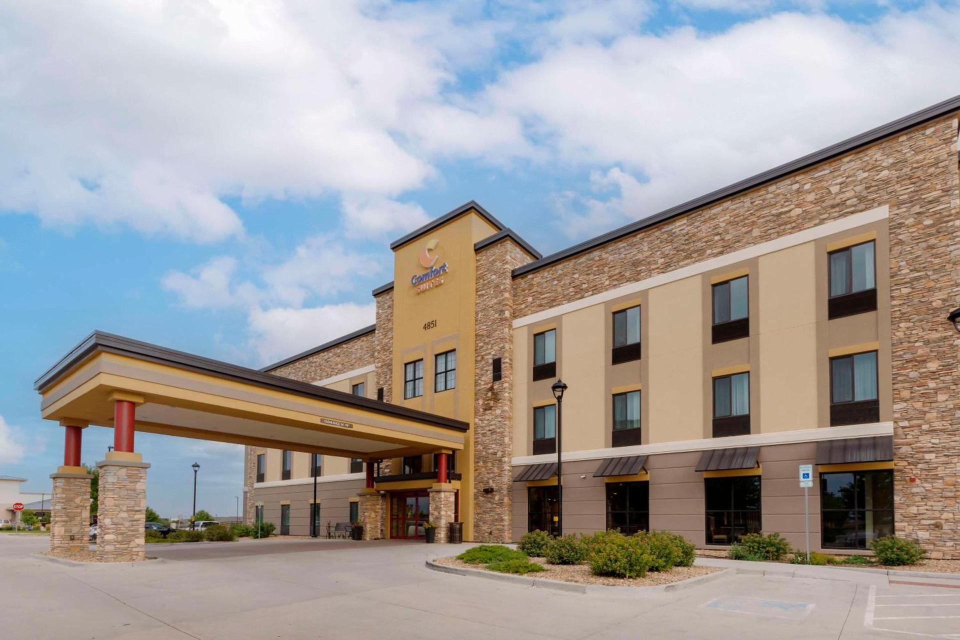 Comfort Suites Loveland photo 3