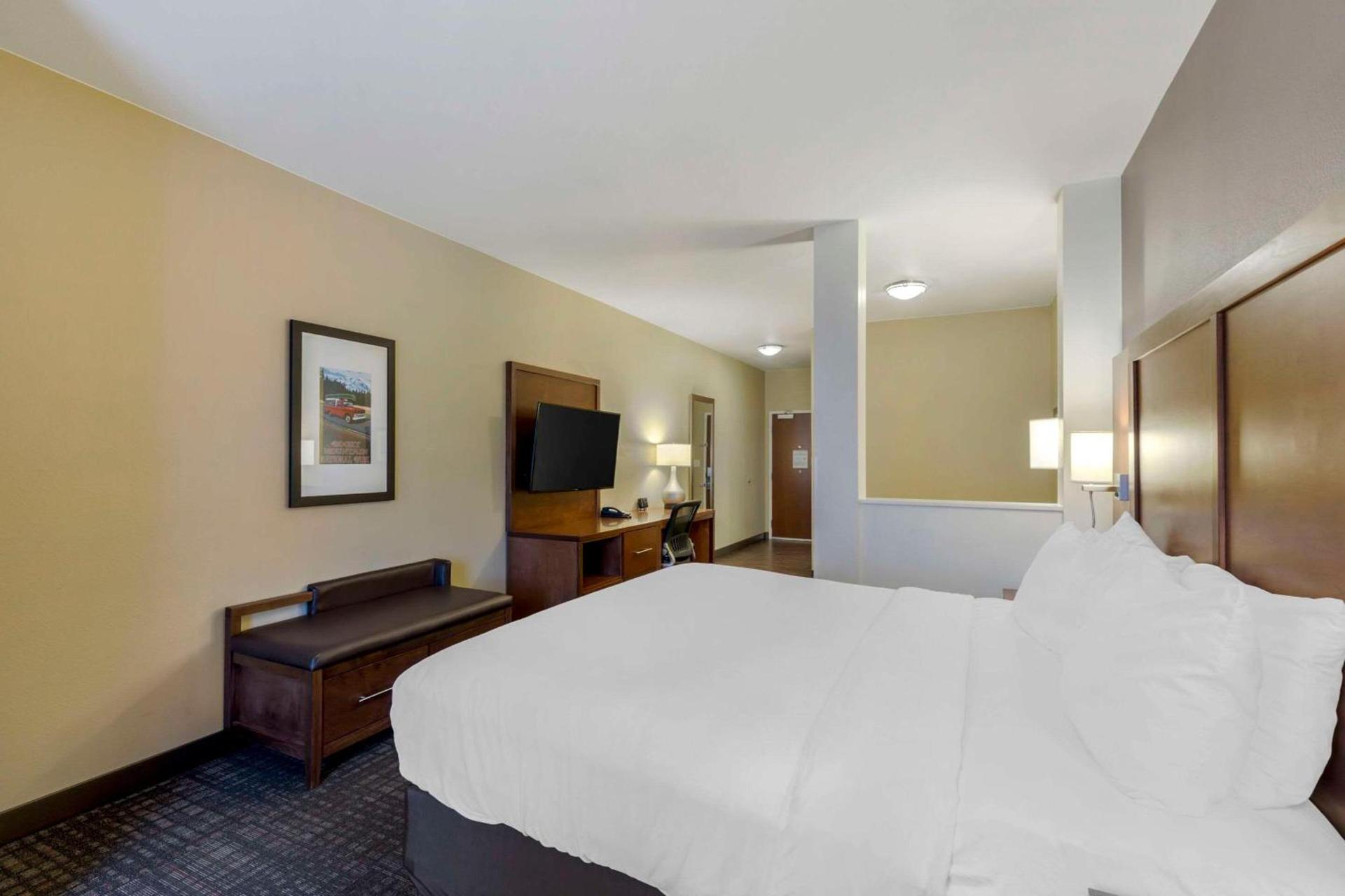 Comfort Suites Loveland photo 17
