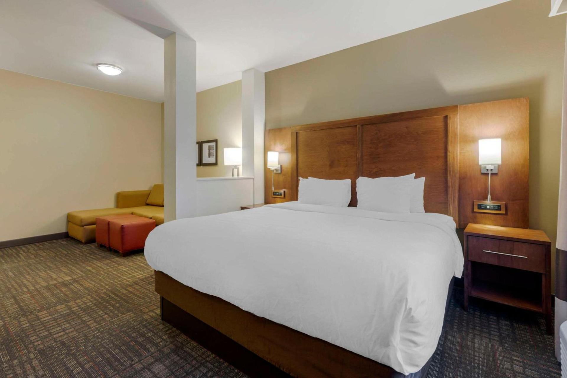 Comfort Suites Loveland photo 20