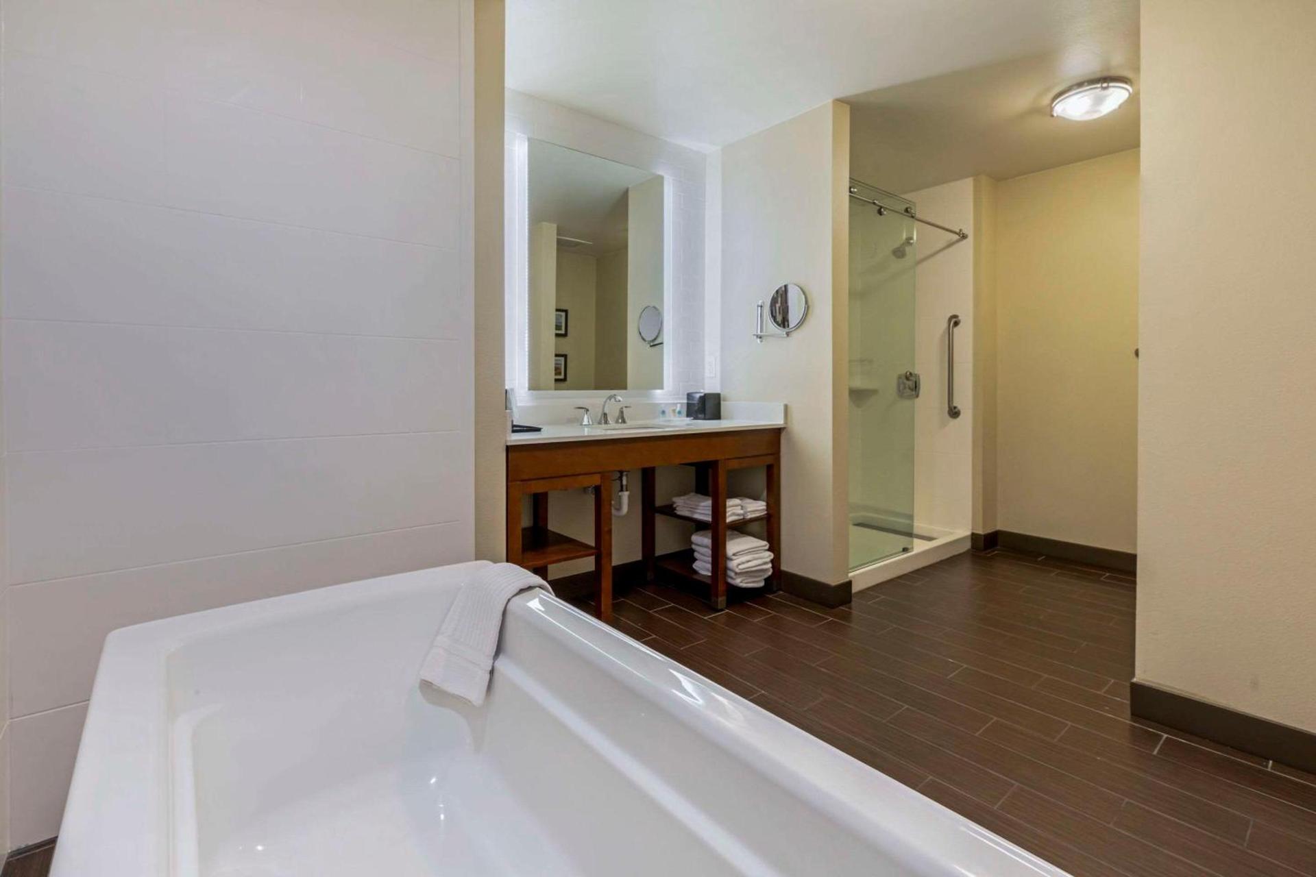 Comfort Suites Loveland photo 21
