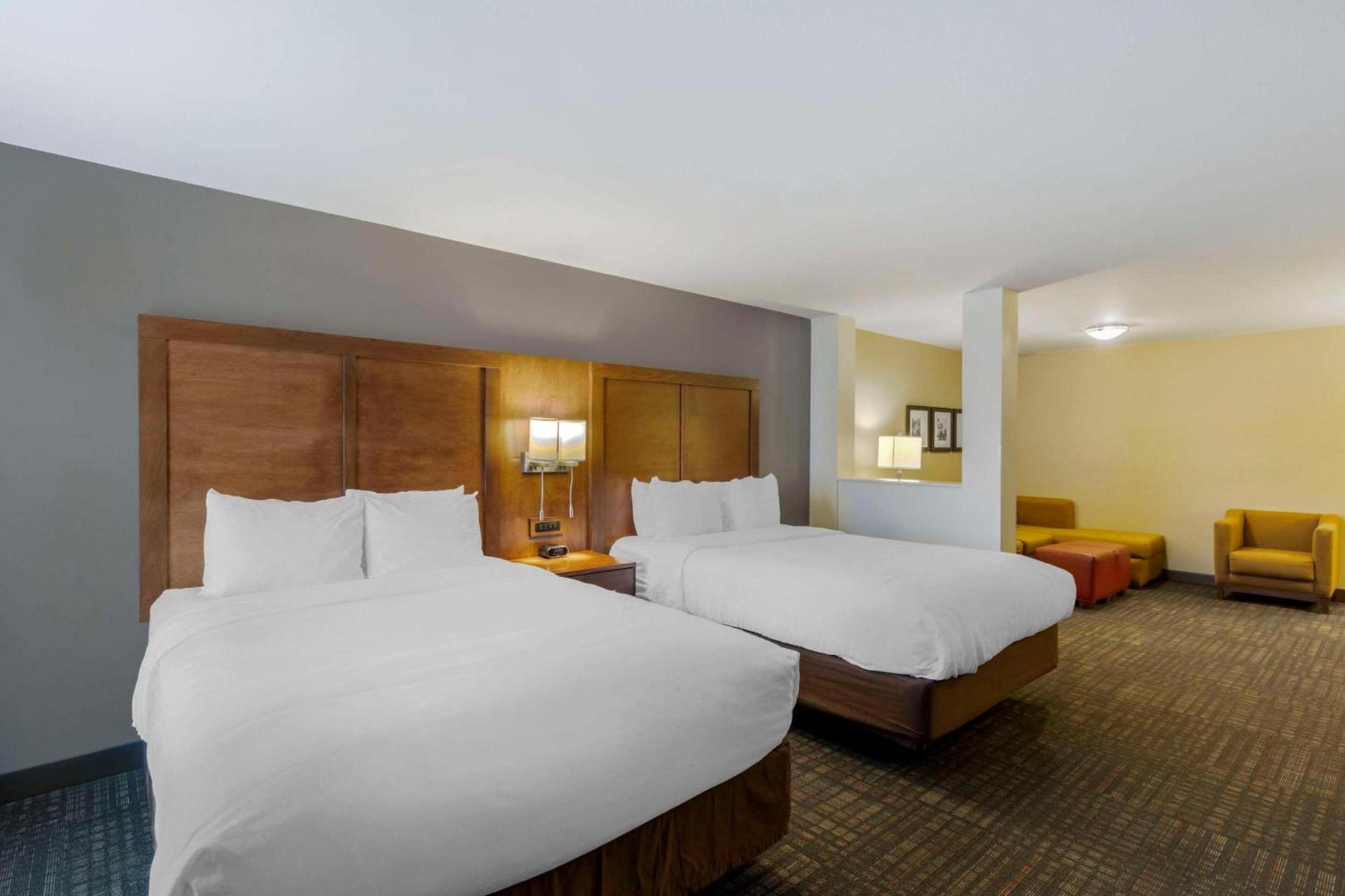 Comfort Suites Loveland photo 30
