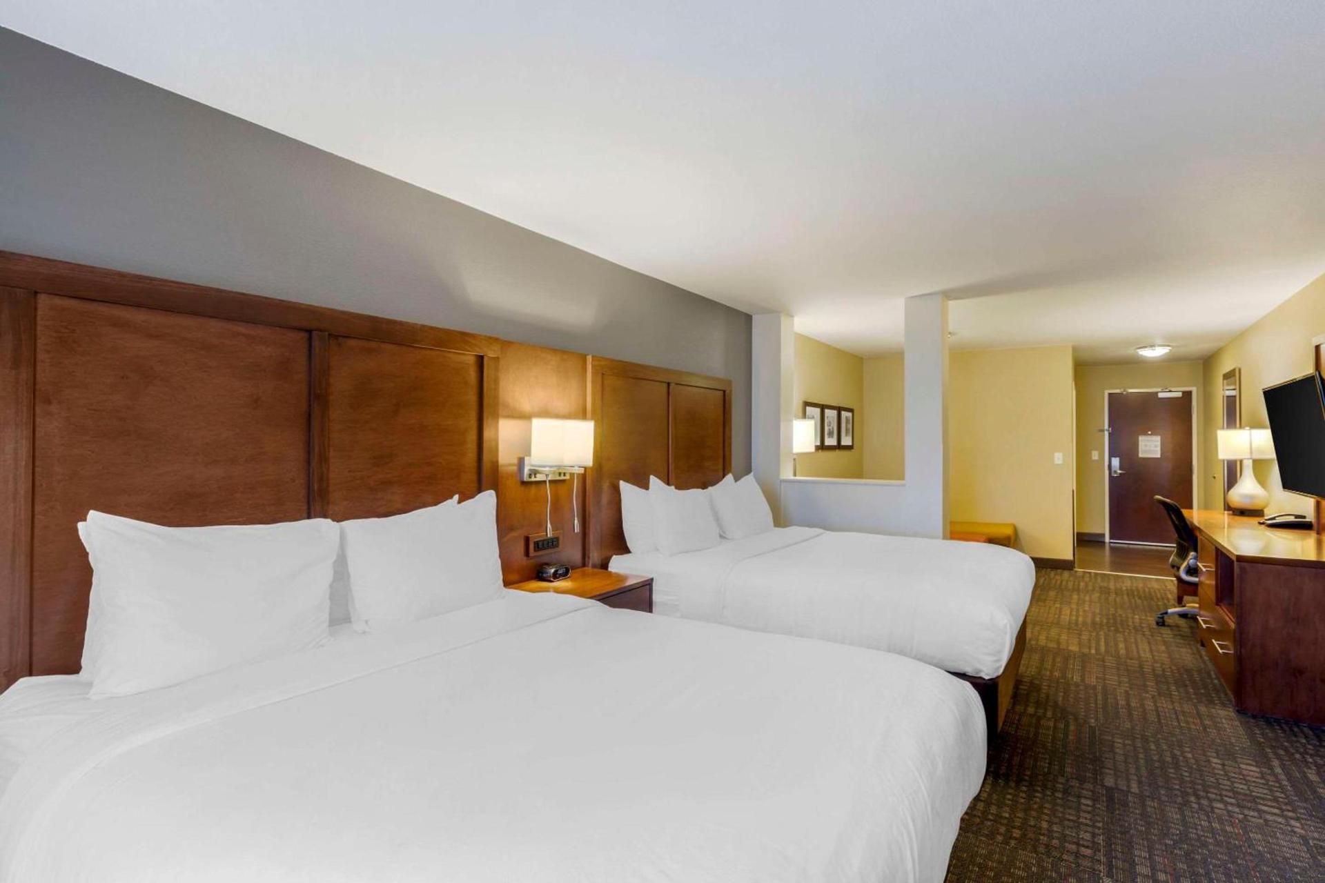 Comfort Suites Loveland photo 33