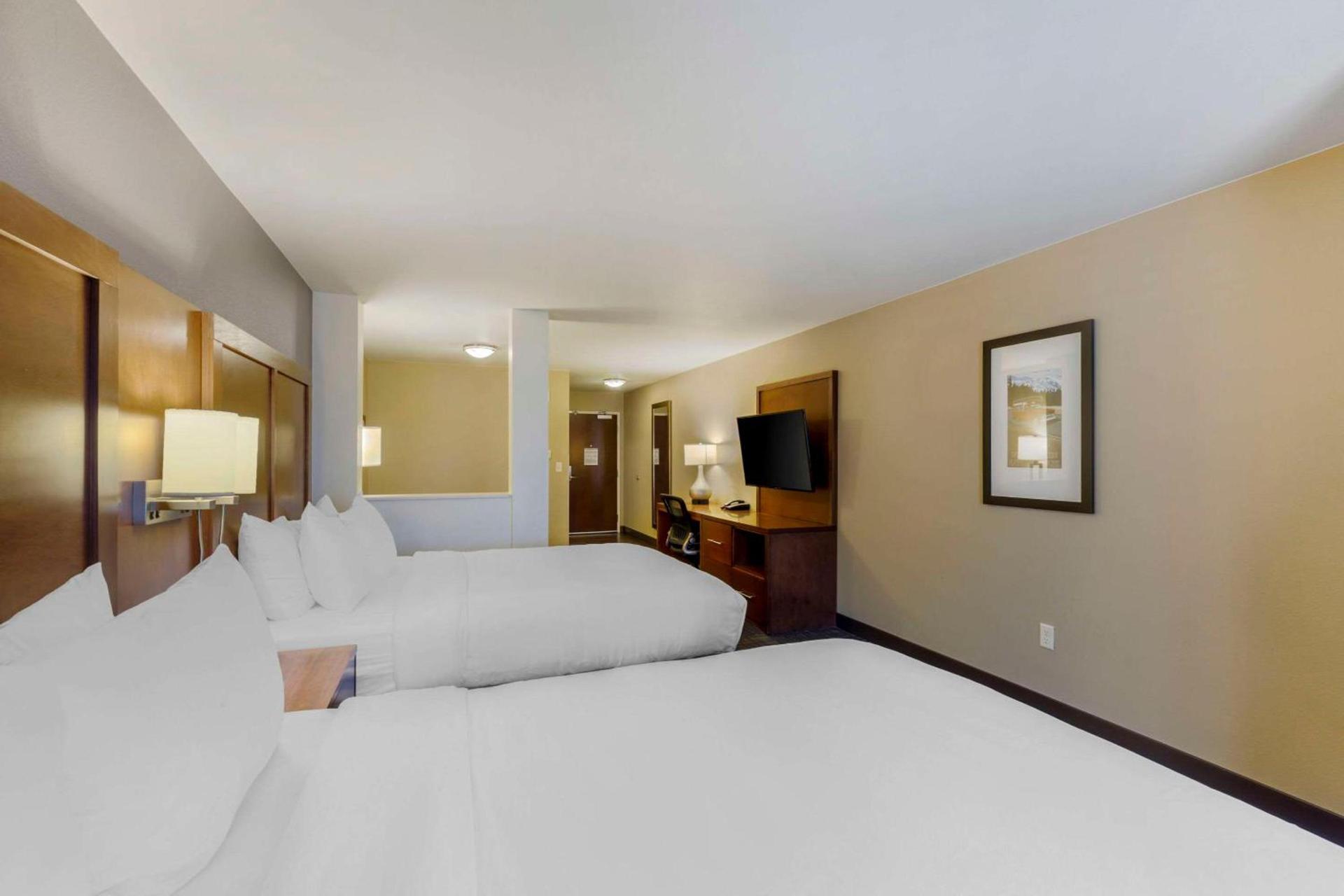 Comfort Suites Loveland photo 34