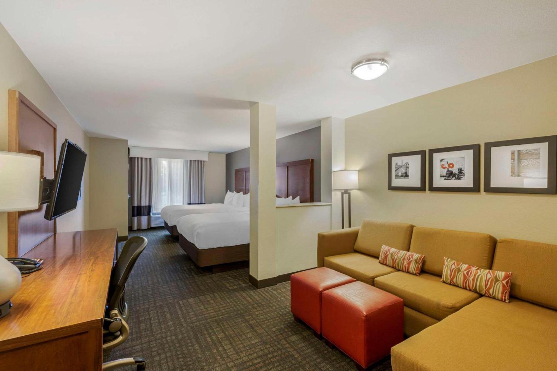 Comfort Suites Loveland photo 35