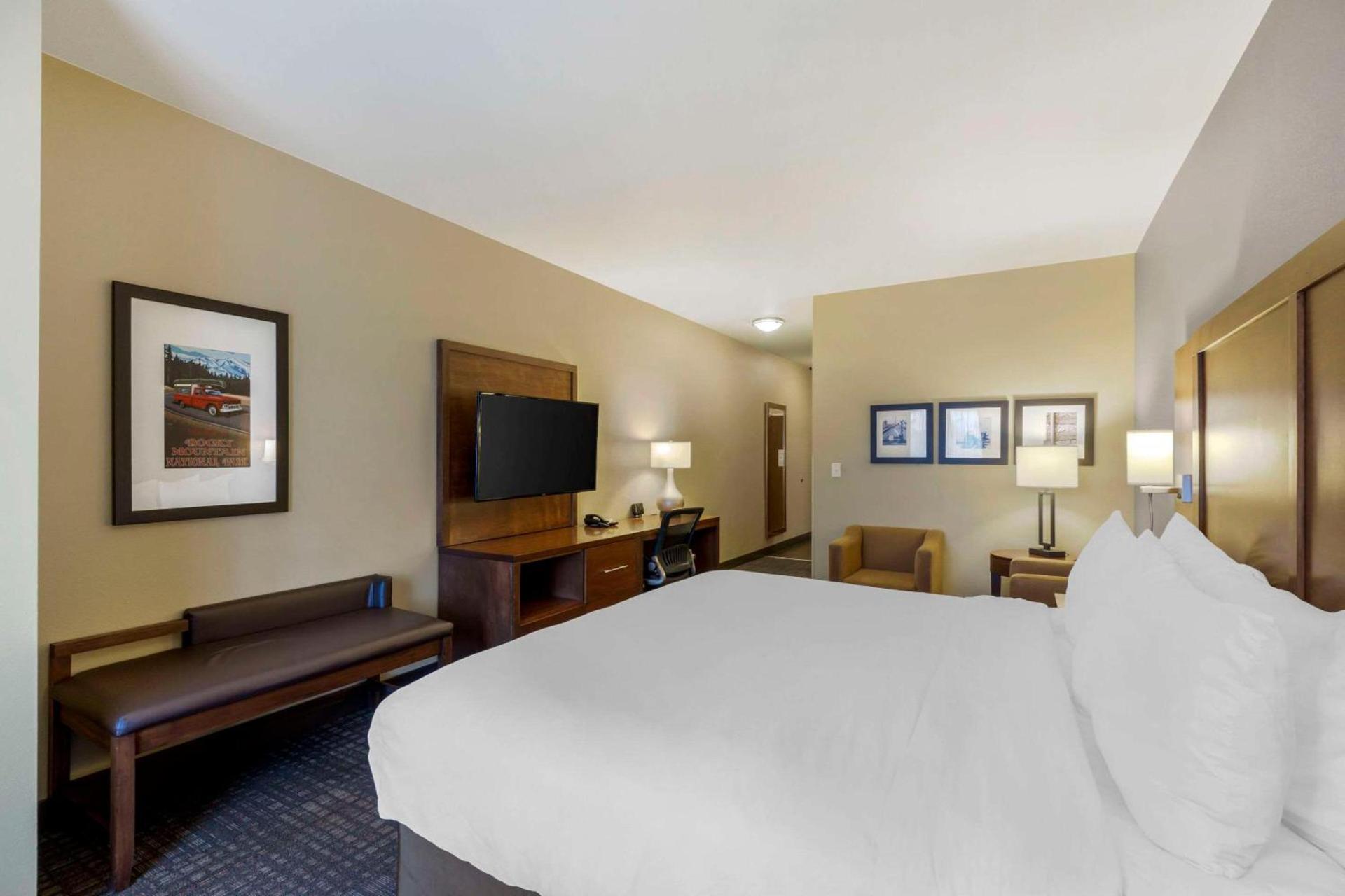 Comfort Suites Loveland photo 37