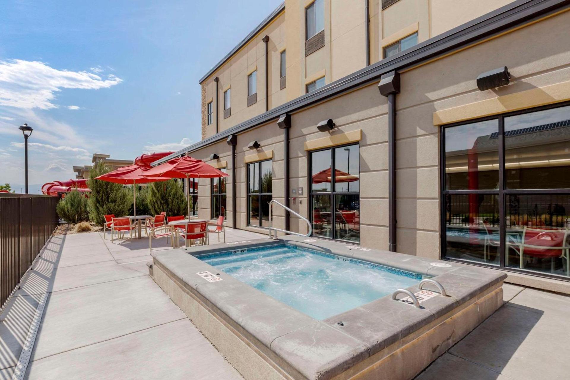 Comfort Suites Loveland photo 41
