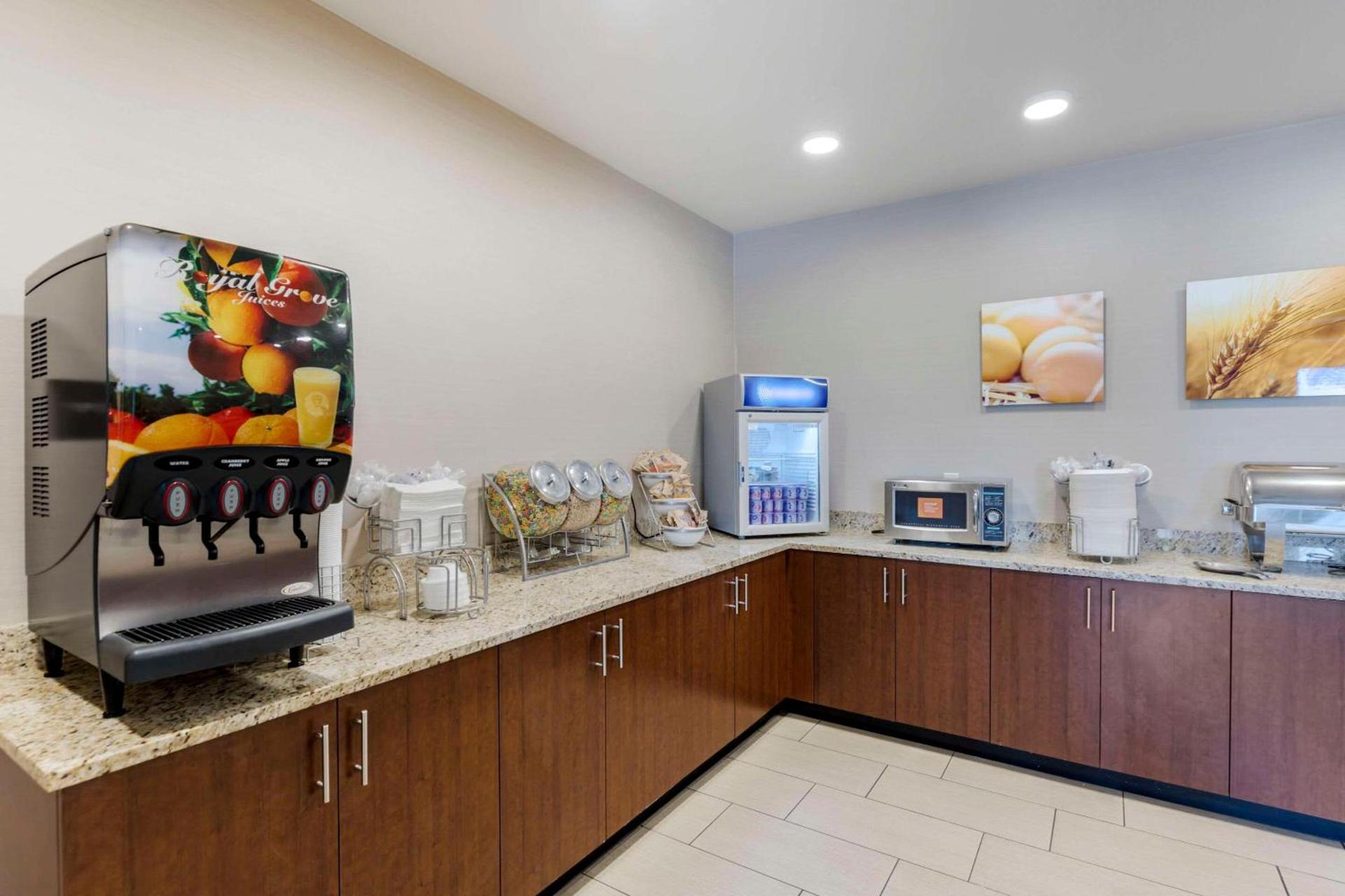Comfort Suites Loveland photo 51
