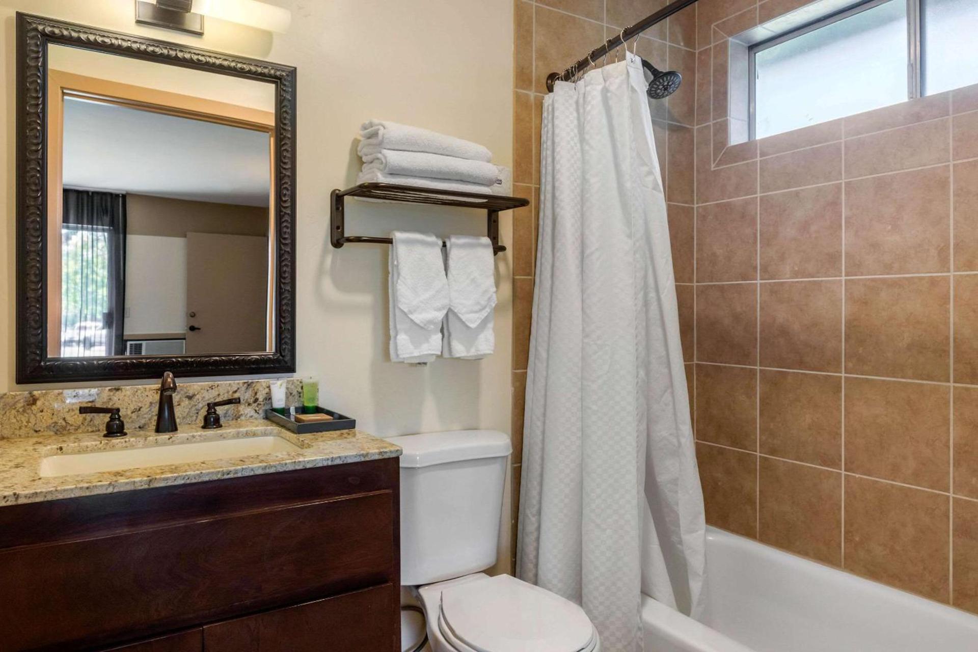 Carlton Oaks Lodge, an Ascend Collection Hotel photo 81