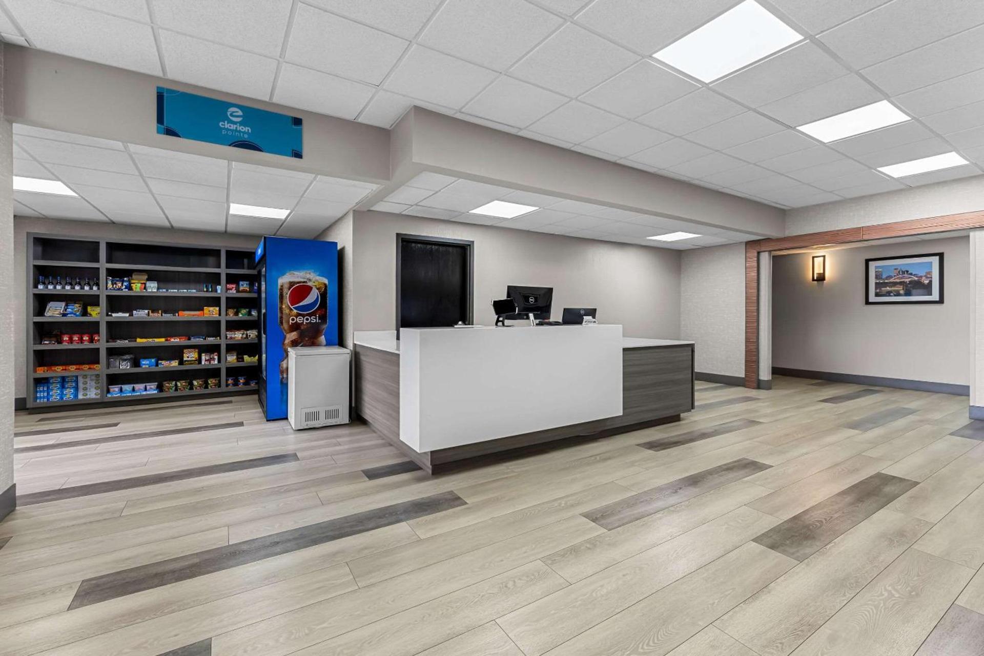 Clarion Pointe Franklin - Nashville Area photo 4