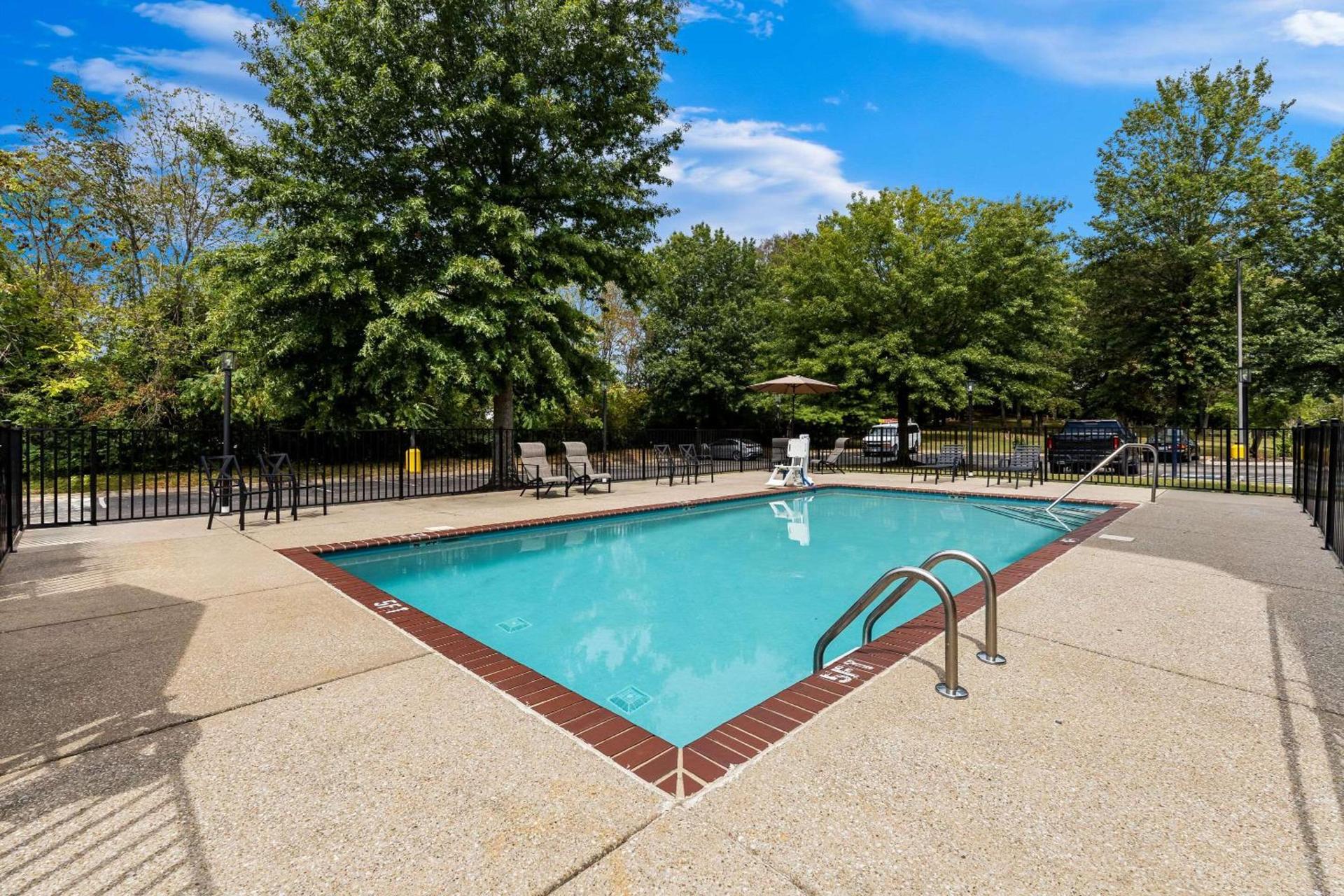 Clarion Pointe Franklin - Nashville Area photo 3
