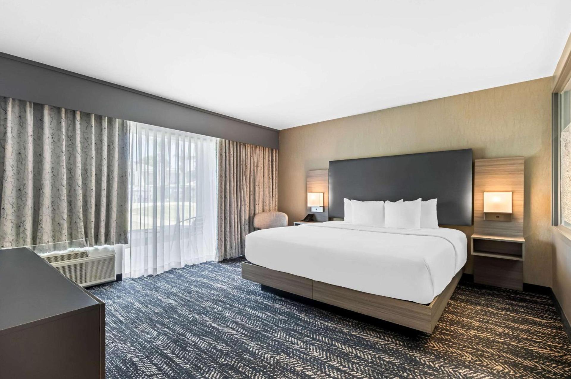 Hourglass Hotel, Trademark Collection by Wyndham photo 26