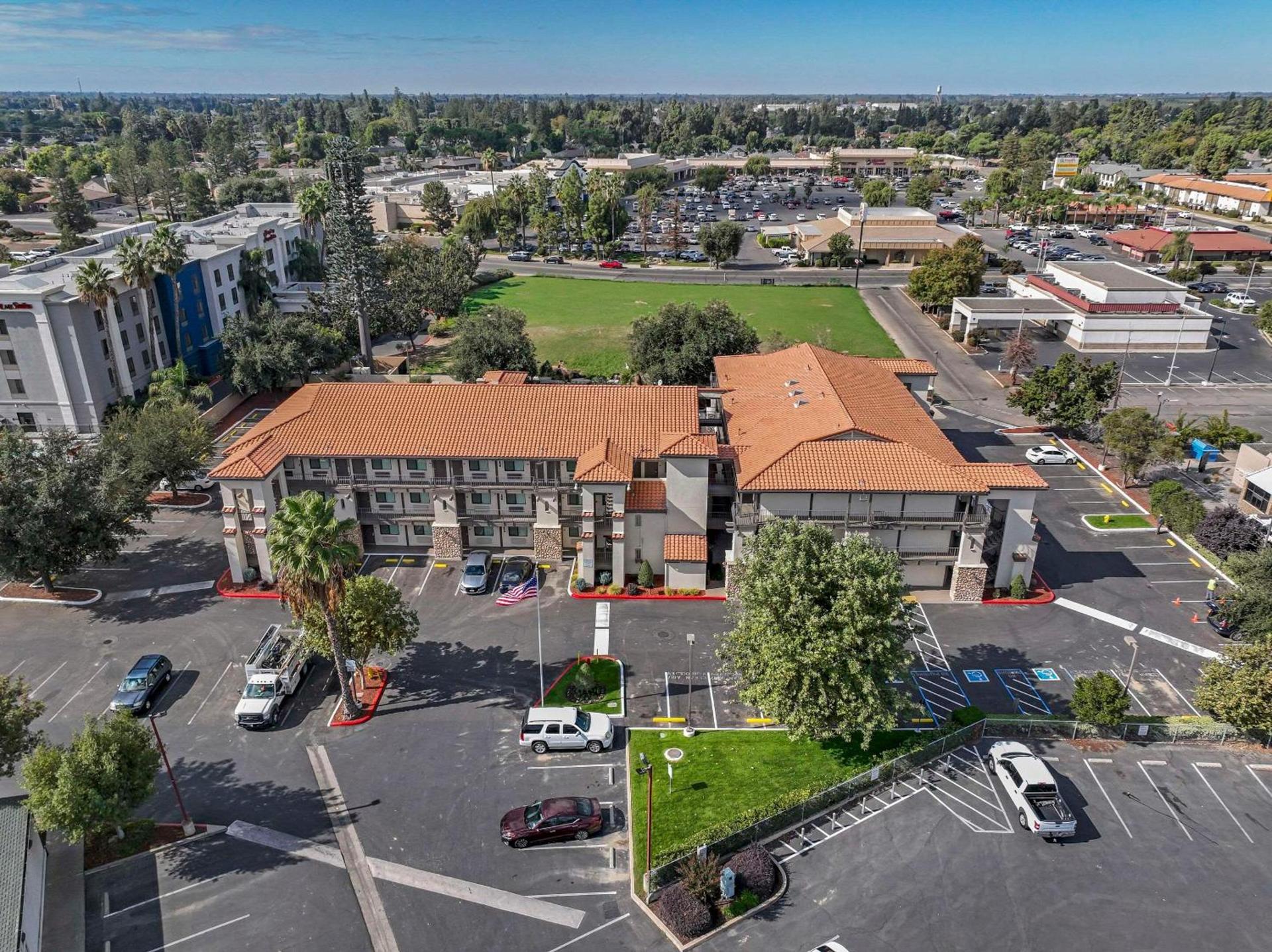 Hillstone Inn Tulare, an Ascend Collection Hotel photo 5