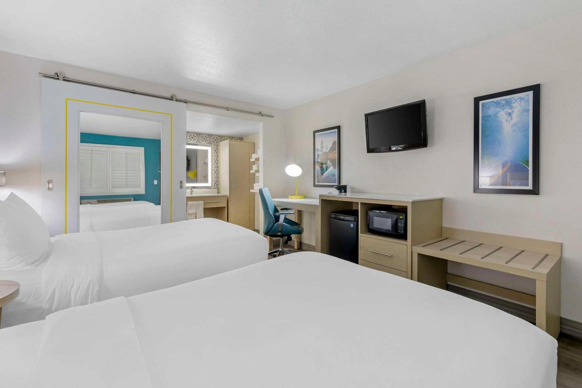 Hillstone Inn Tulare, an Ascend Collection Hotel photo 13
