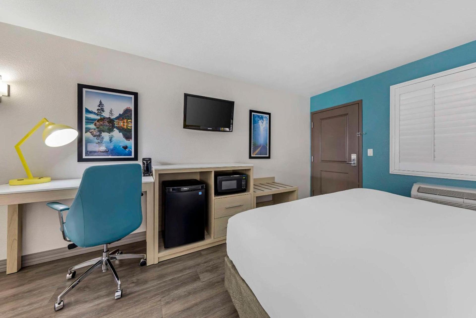 Hillstone Inn Tulare, an Ascend Collection Hotel photo 18