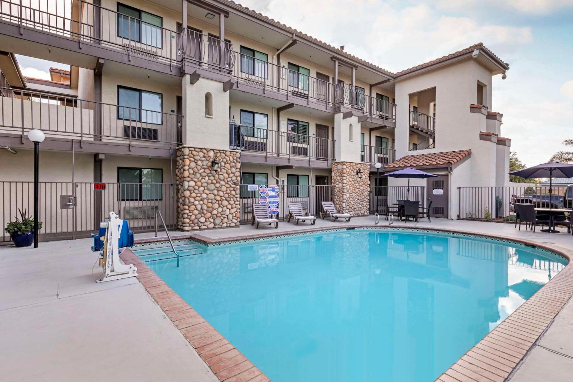 Hillstone Inn Tulare, an Ascend Collection Hotel photo 27