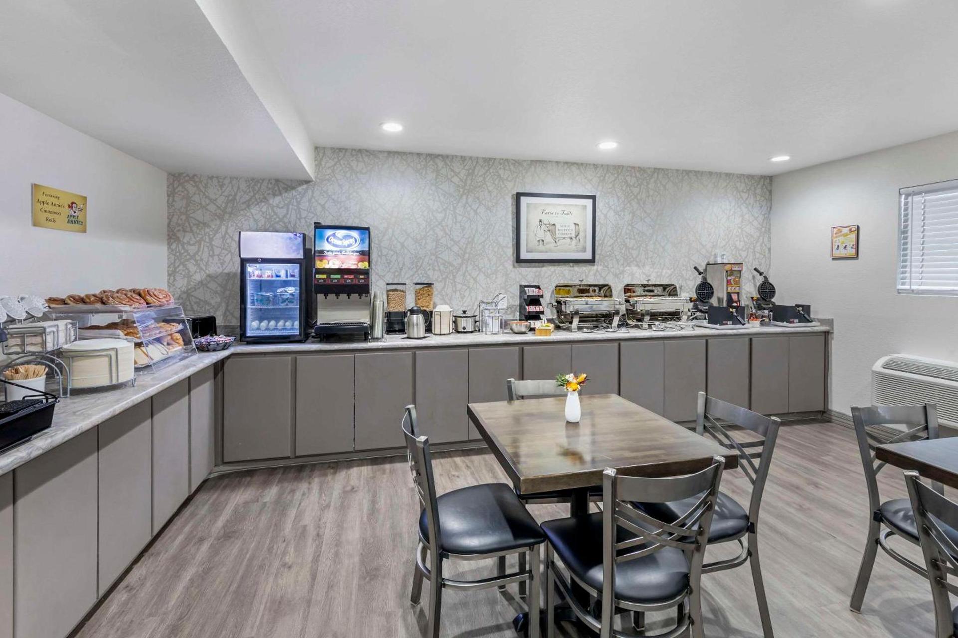 Hillstone Inn Tulare, an Ascend Collection Hotel photo 29