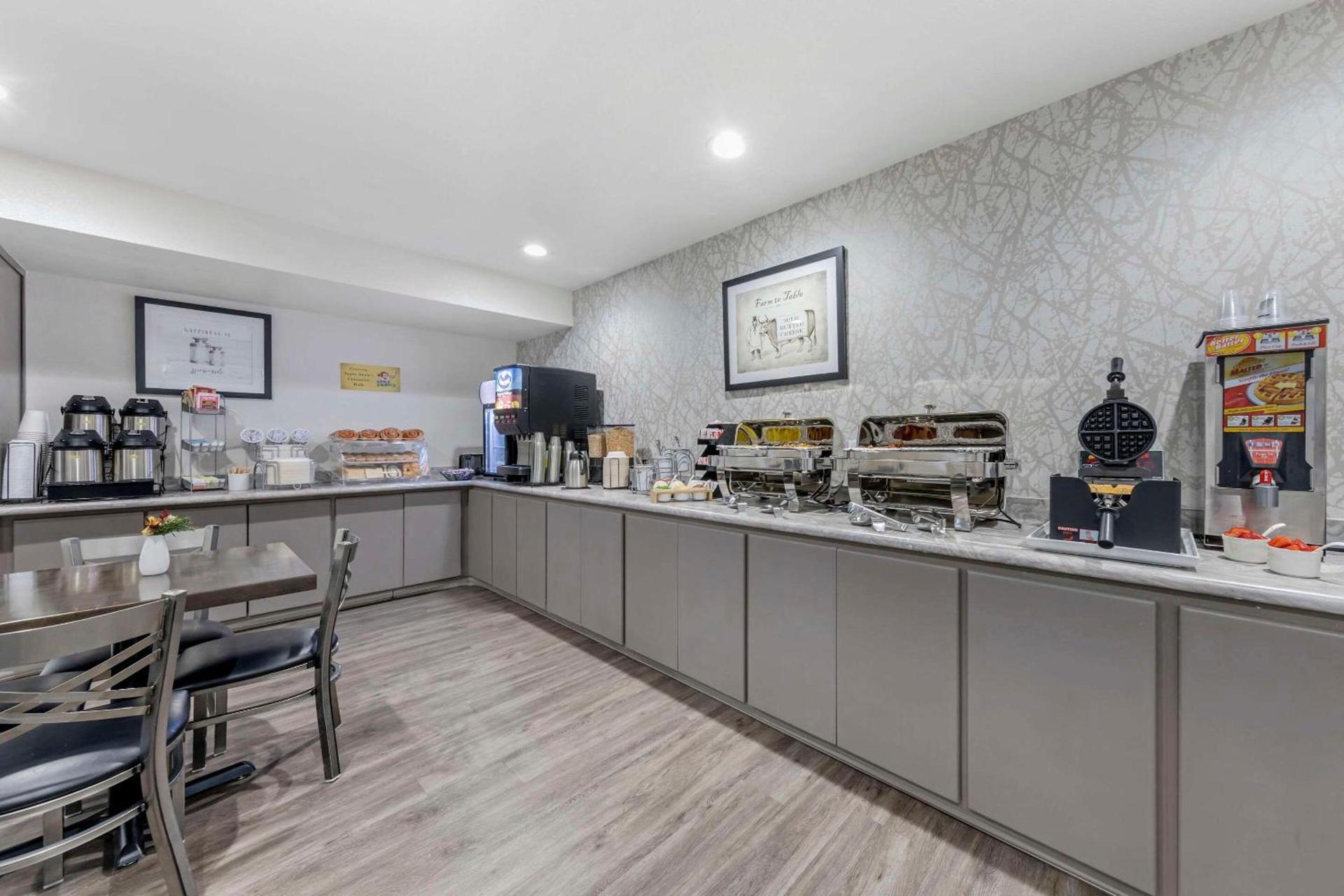 Hillstone Inn Tulare, an Ascend Collection Hotel photo 31