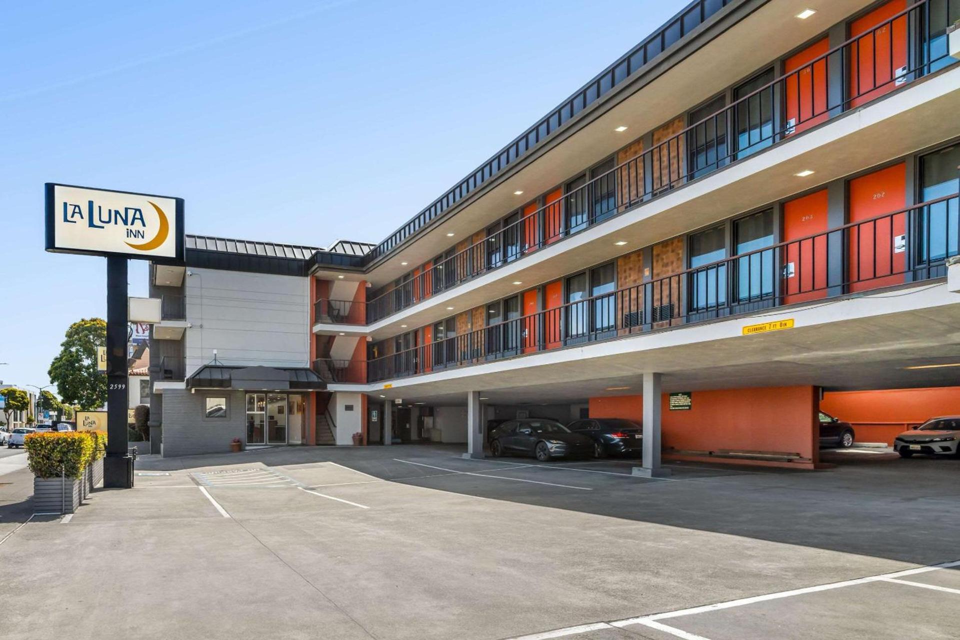 La Luna Inn, an Ascend Collection Hotel photo 2
