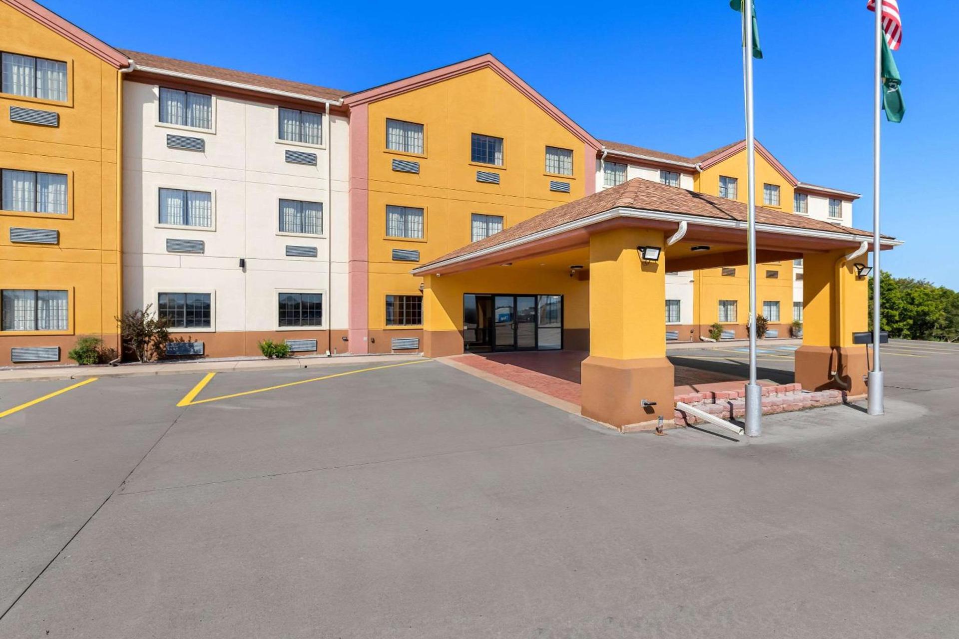 Quality Inn & Suites McAlester on Hwy 69 photo 2