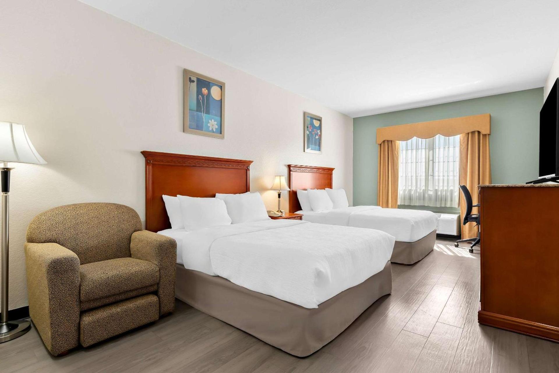 Quality Inn & Suites McAlester on Hwy 69 photo 7