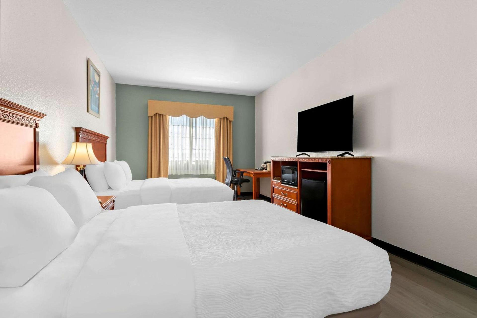 Quality Inn & Suites McAlester on Hwy 69 photo 8
