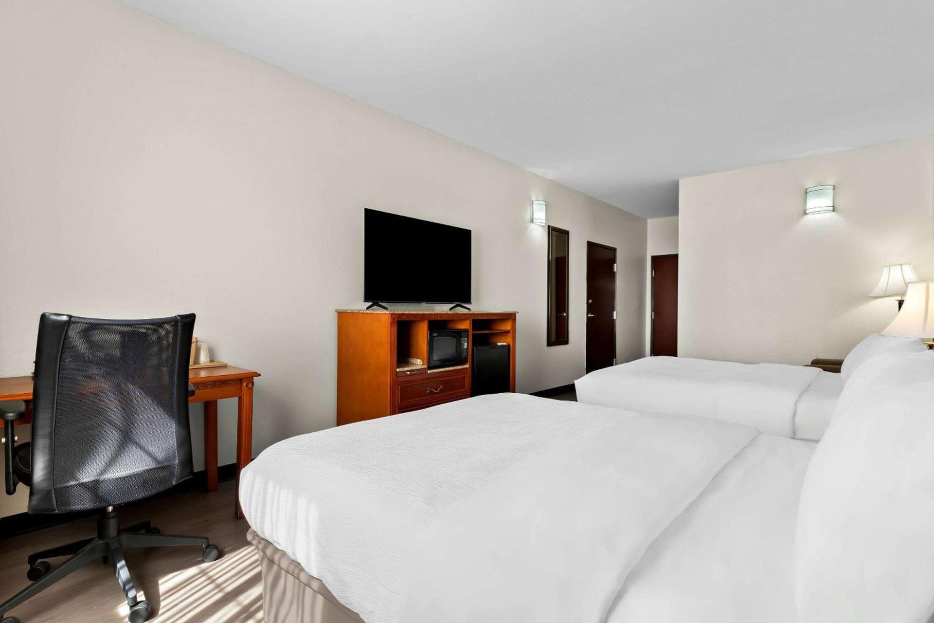 Quality Inn & Suites McAlester on Hwy 69 photo 9
