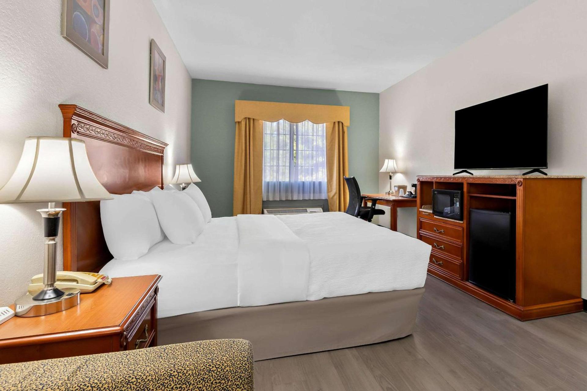Quality Inn & Suites McAlester on Hwy 69 photo 18