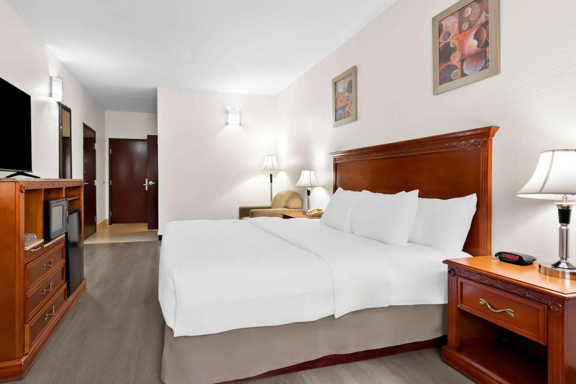 Quality Inn & Suites McAlester on Hwy 69 photo 19