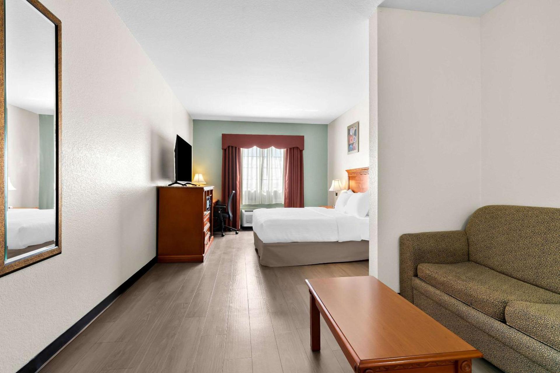 Quality Inn & Suites McAlester on Hwy 69 photo 29