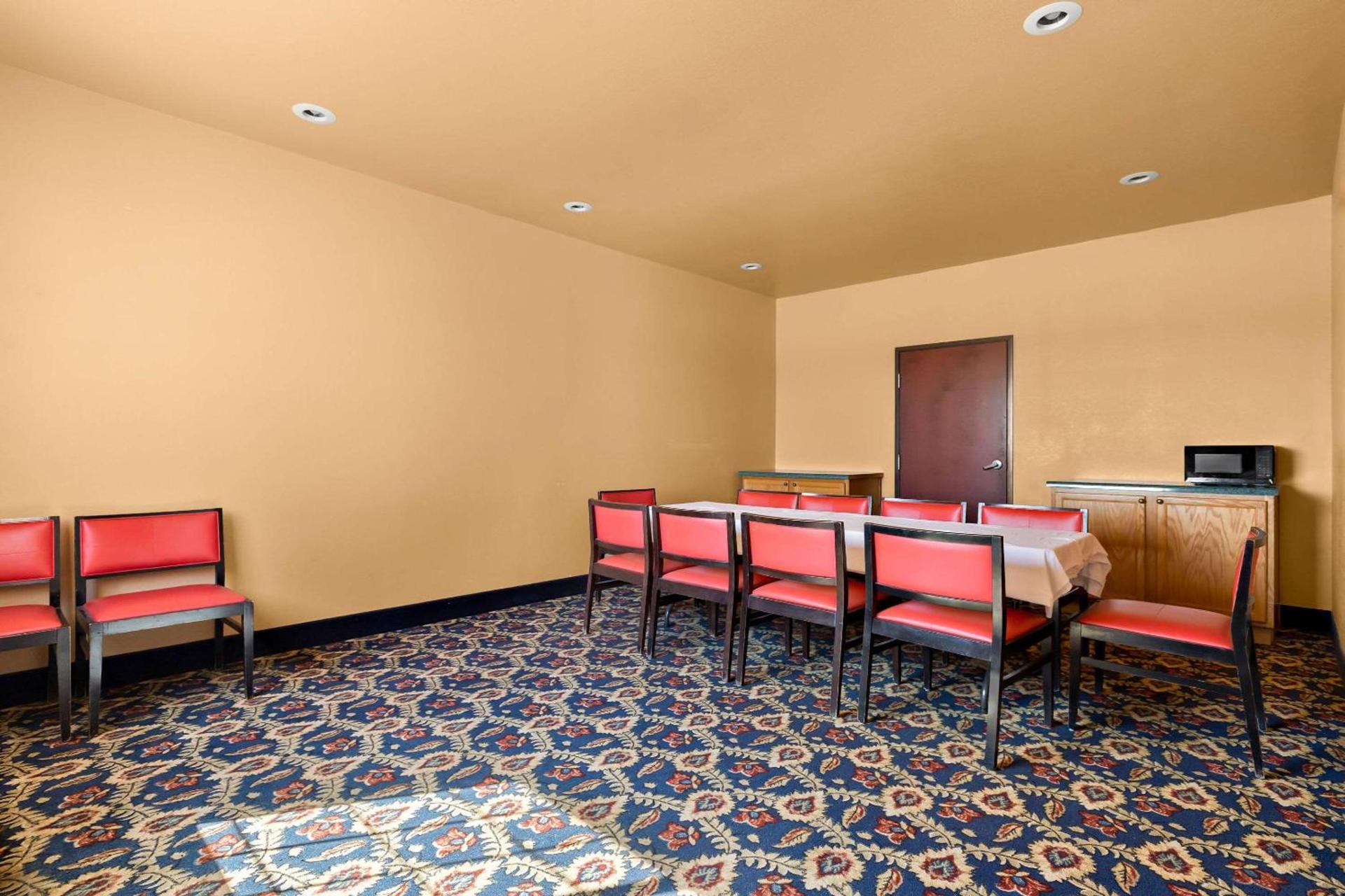 Quality Inn & Suites McAlester on Hwy 69 photo 32