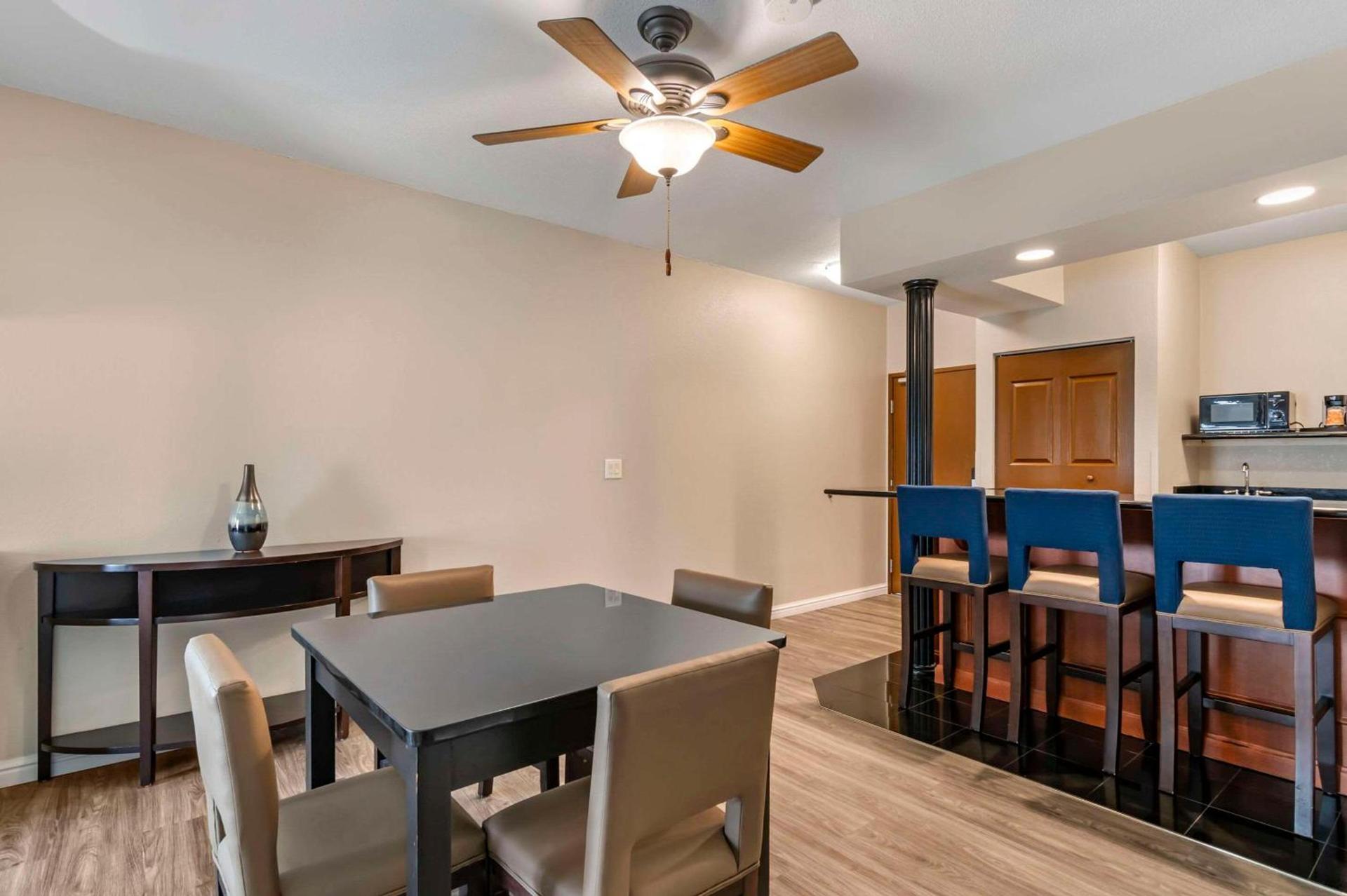 Comfort Suites St Charles-St Louis photo 14