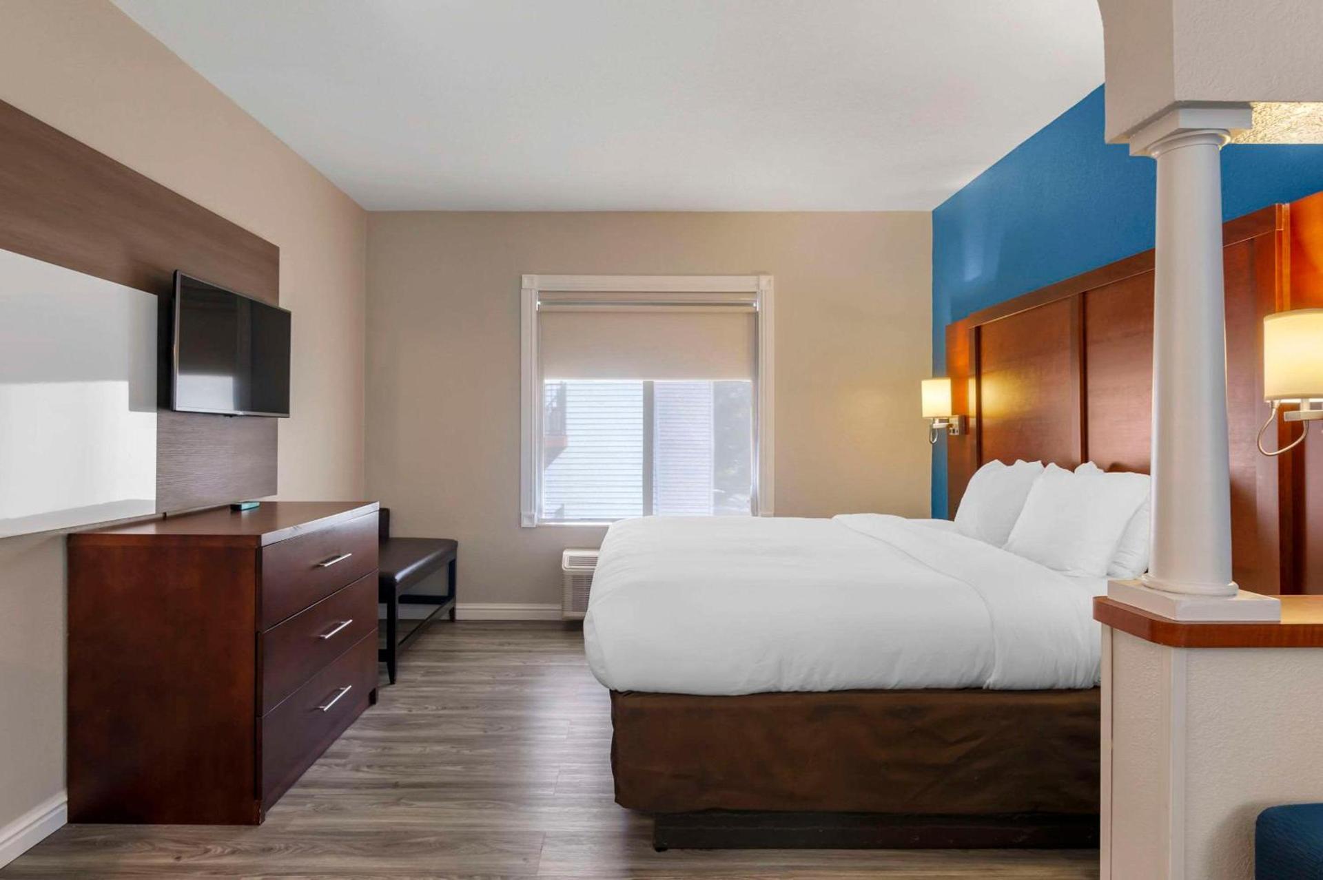 Comfort Suites St Charles-St Louis photo 17