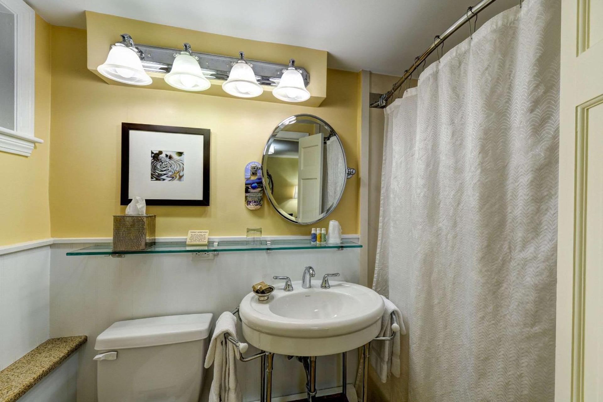 Port Inn and Suites Portsmouth, an Ascend Collection Hotel photo 25