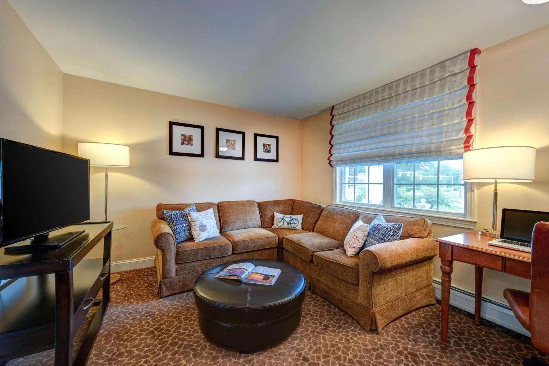 Port Inn and Suites Portsmouth, an Ascend Collection Hotel photo 47
