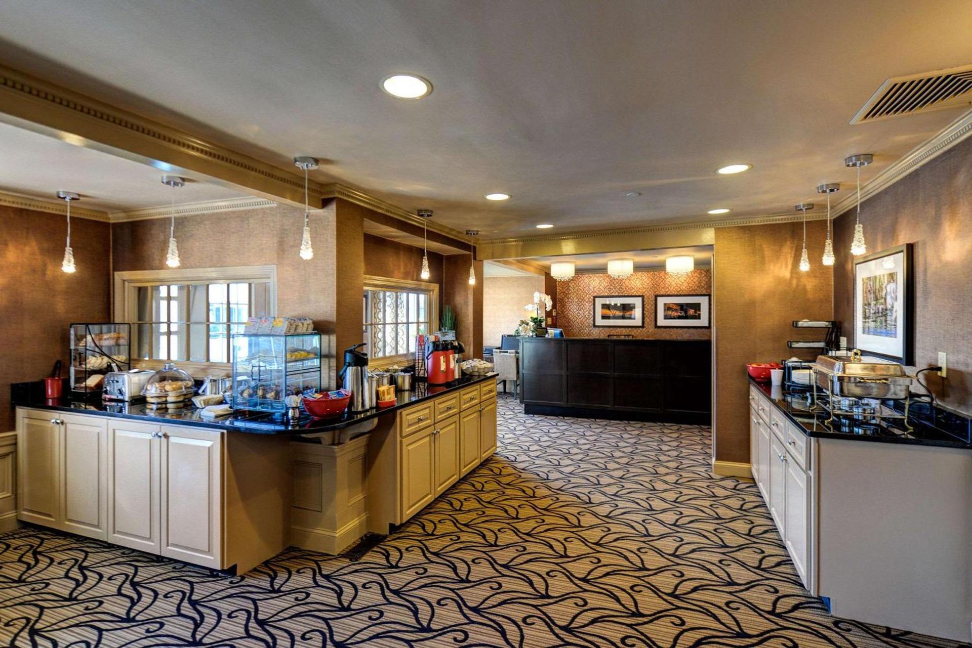 Port Inn and Suites Portsmouth, an Ascend Collection Hotel photo 58