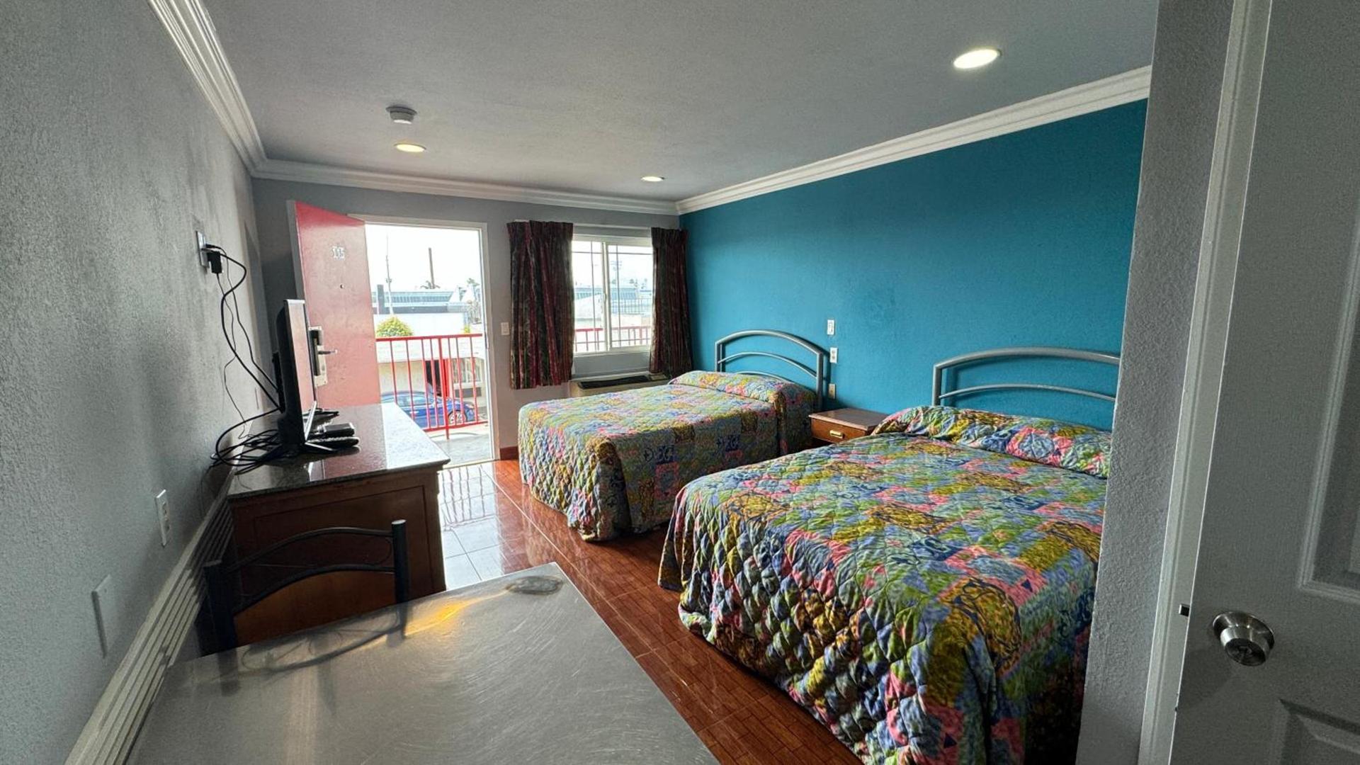 Hiland Motel photo 26