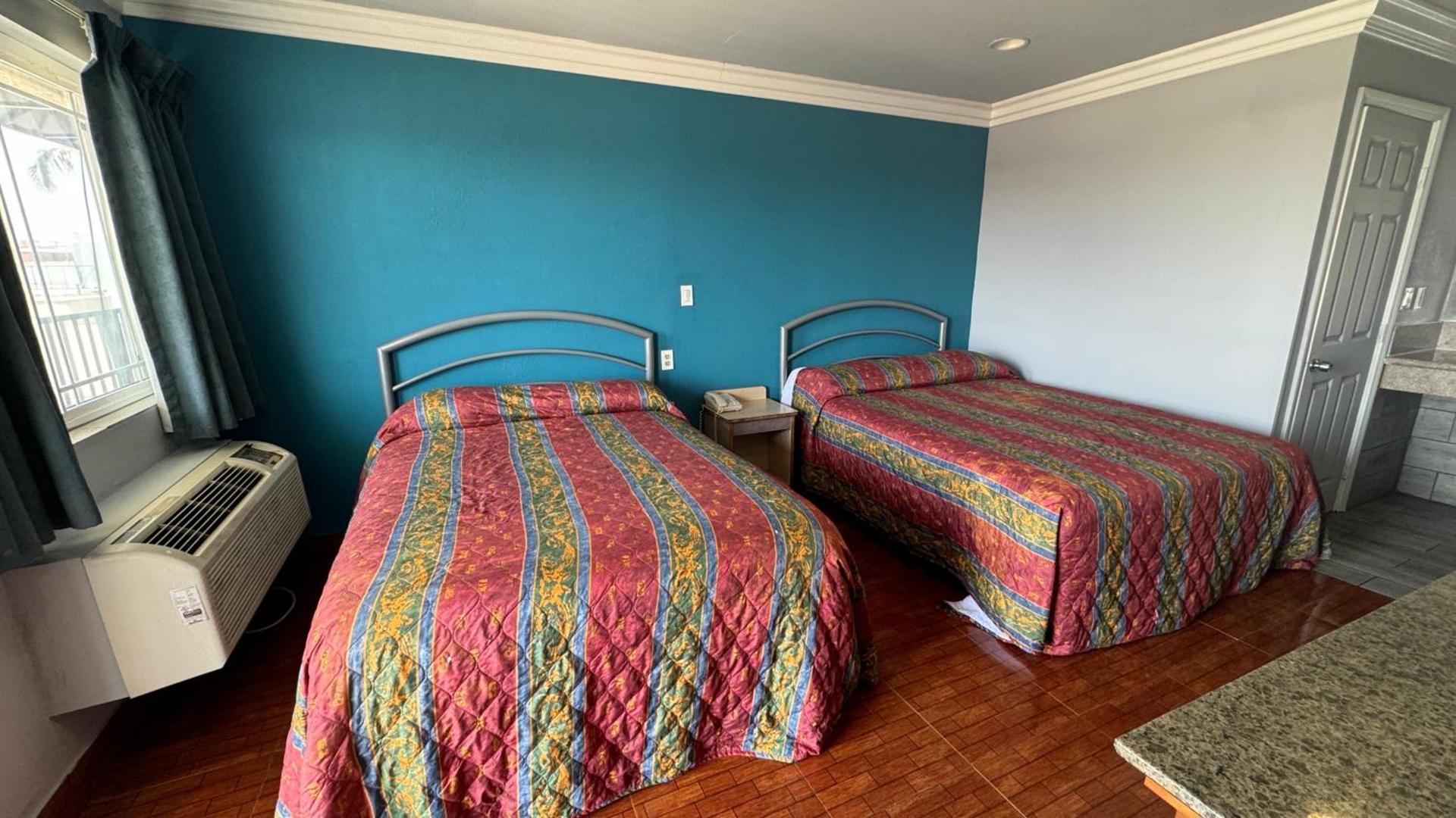 Hiland Motel photo 22
