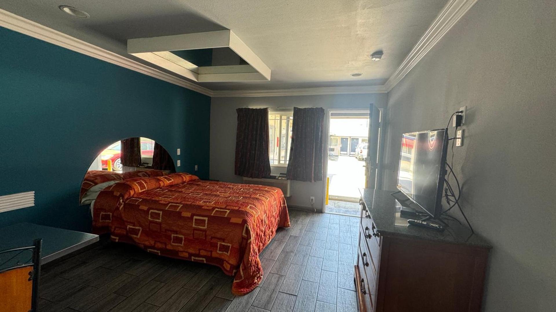 Hiland Motel photo 20