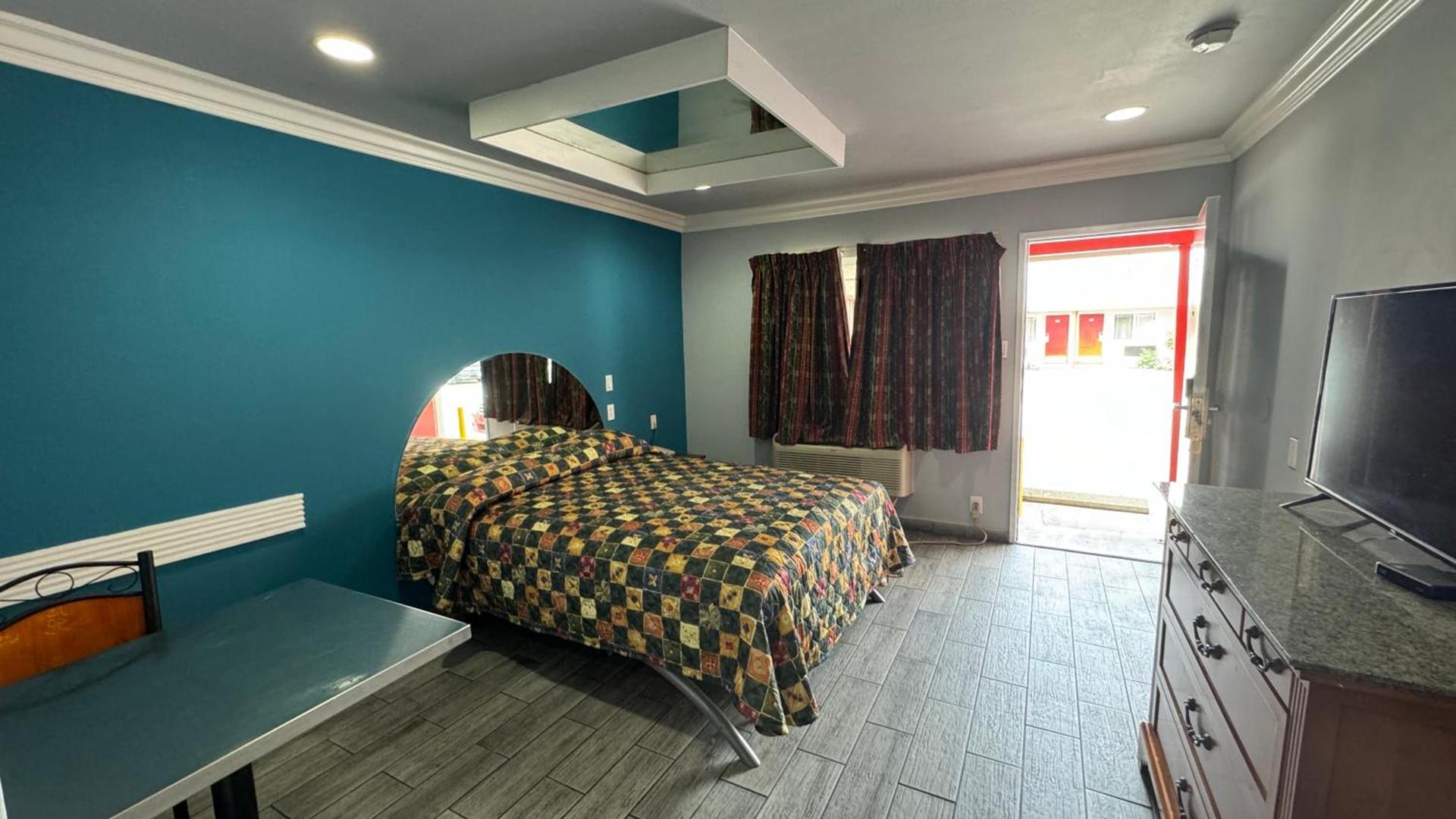 Hiland Motel photo 10