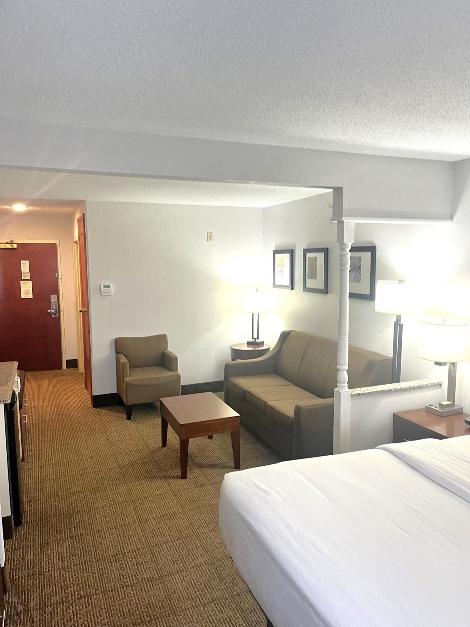 Comfort Inn & Suites Jackson North photo 48