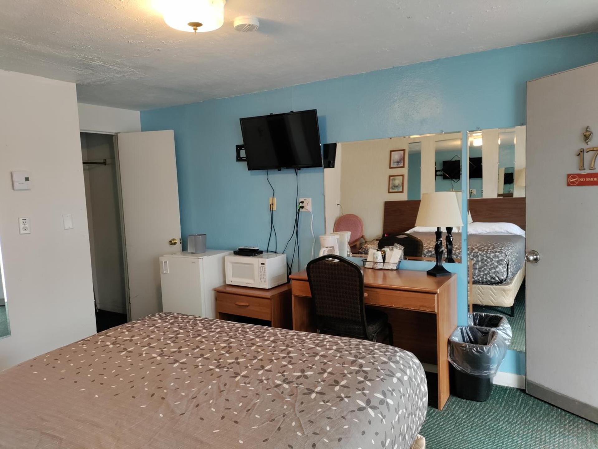 Eight Bar B Motel photo 23