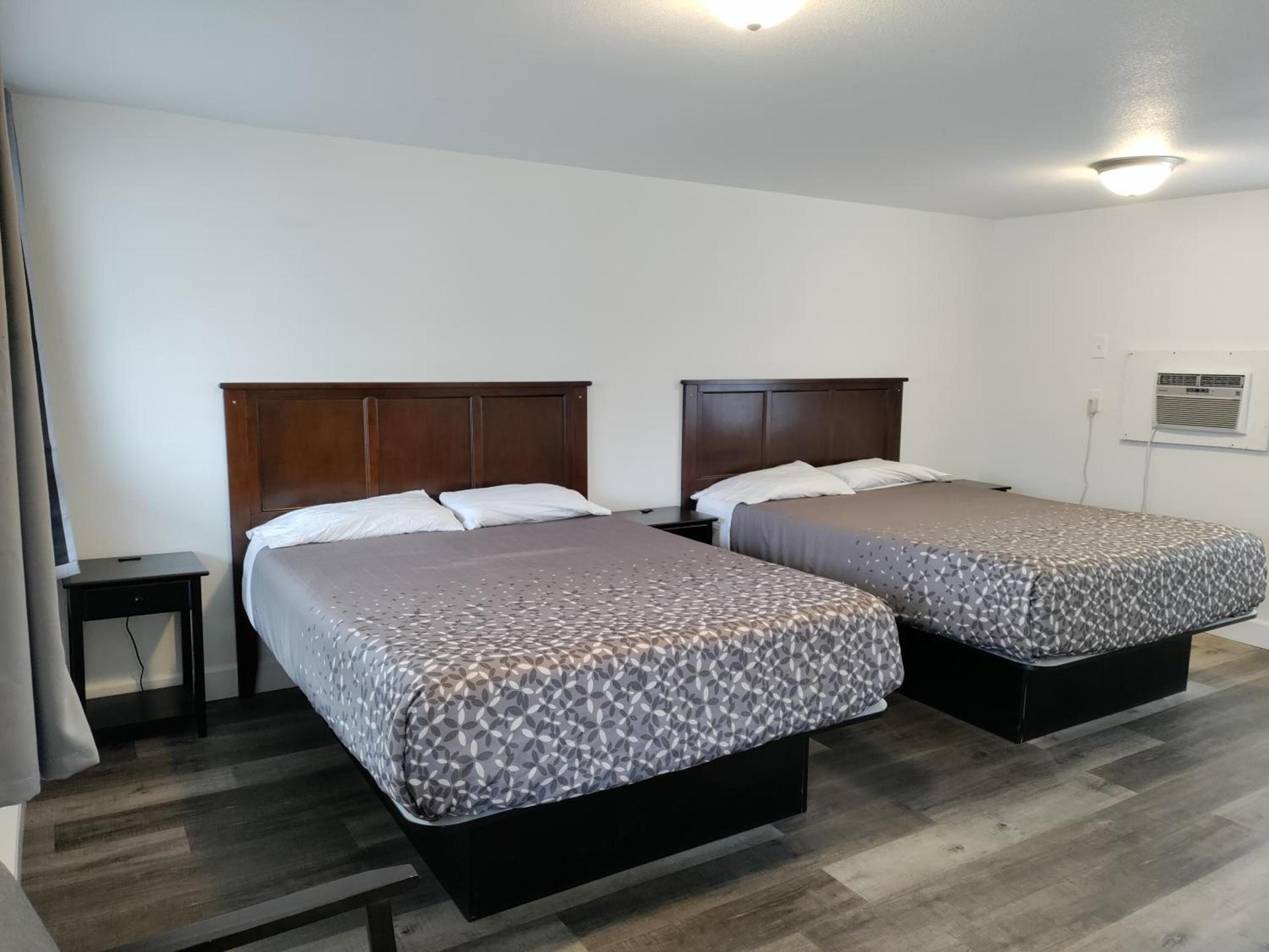 Eight Bar B Motel photo 9