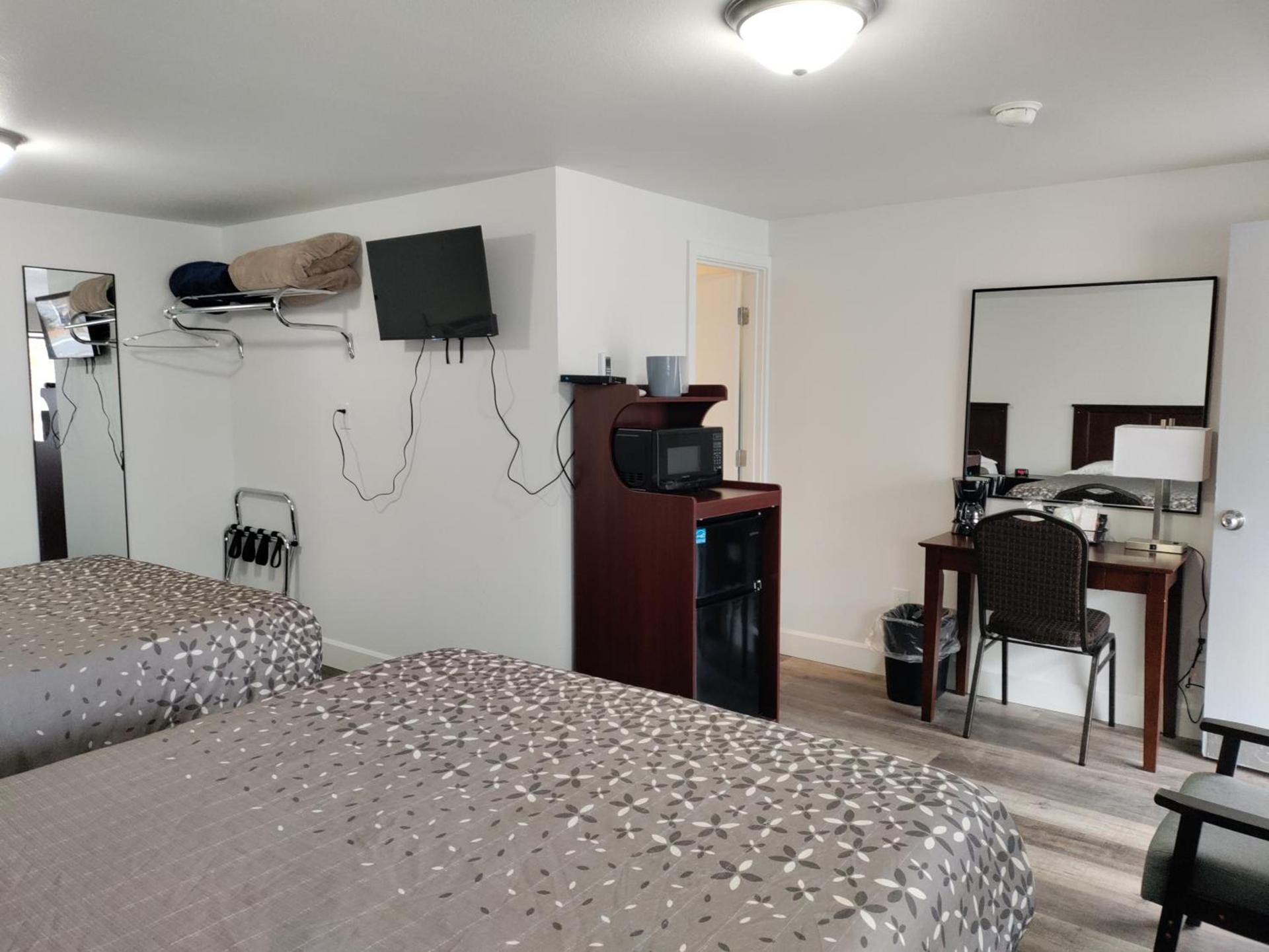 Eight Bar B Motel photo 11