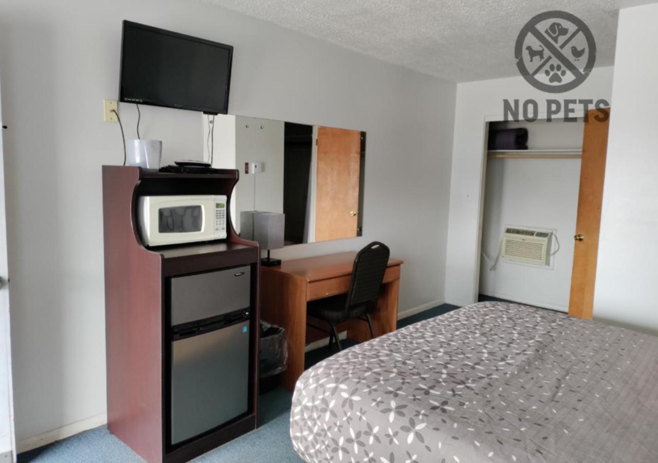 Eight Bar B Motel photo 31
