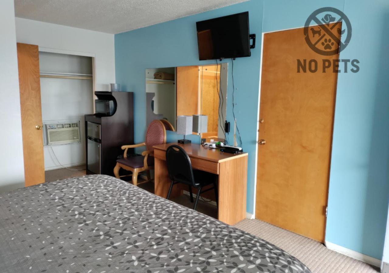 Eight Bar B Motel photo 36