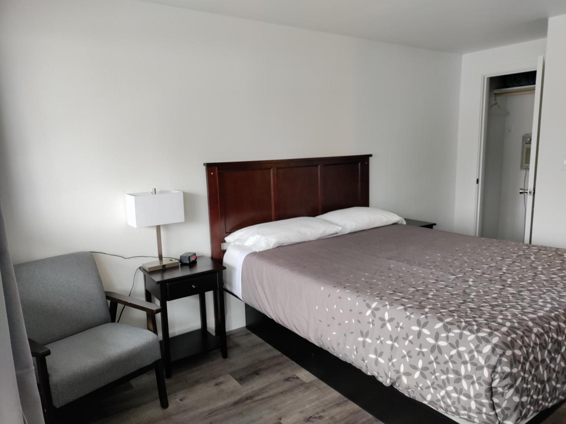 Eight Bar B Motel photo 3