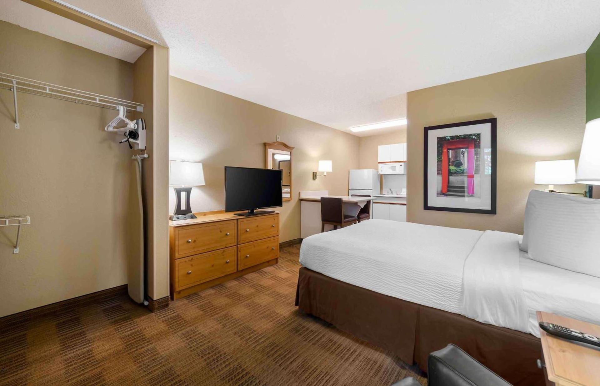 Extended Stay America Suites - Boca Raton - Commerce photo 11