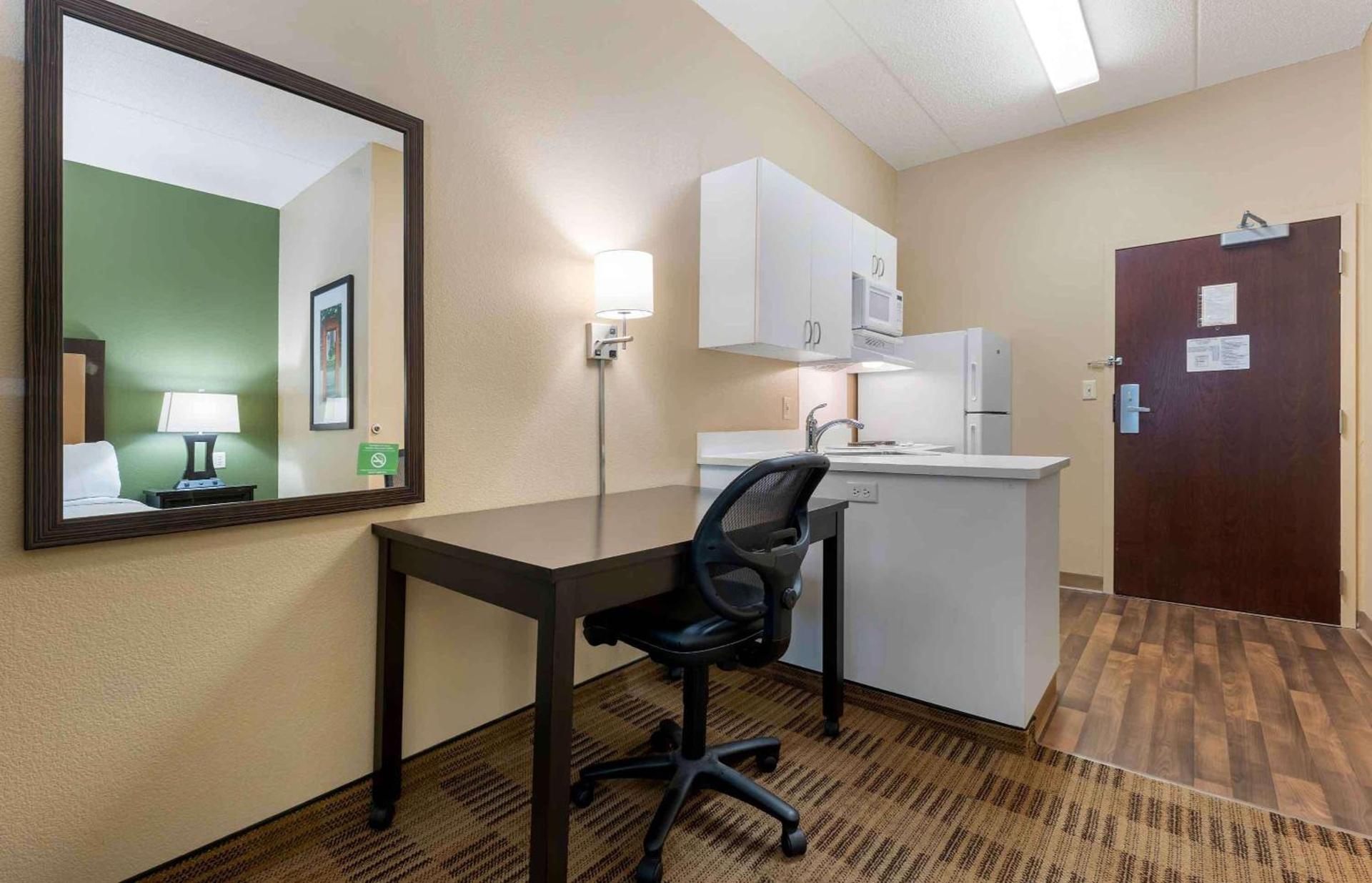 Extended Stay America Suites - Chicago - Skokie photo 14