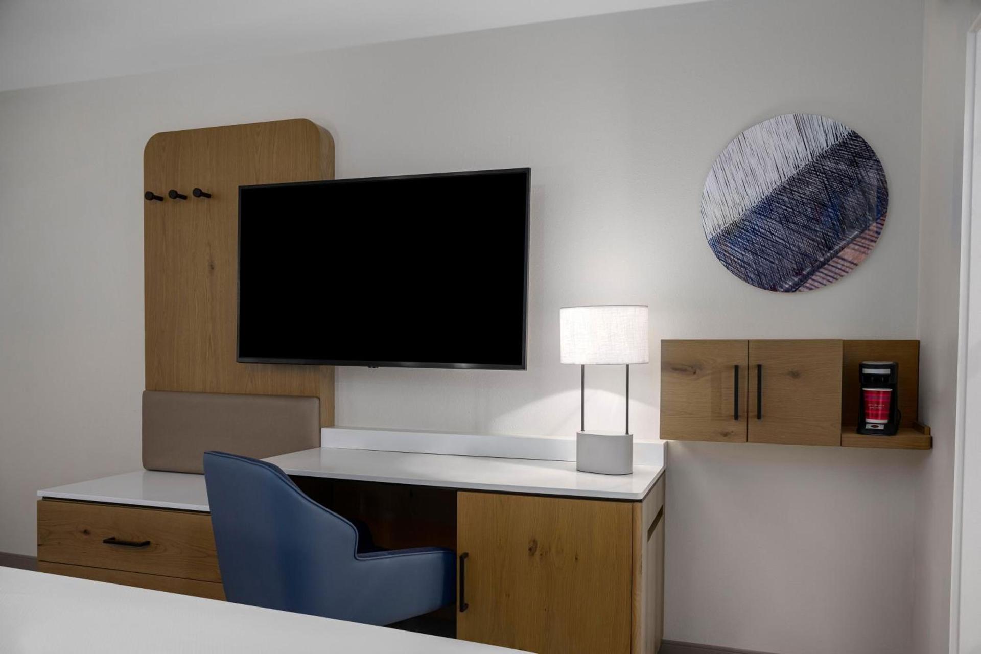 Delta Hotels by Marriott Santa Clara Silicon Valley photo 11