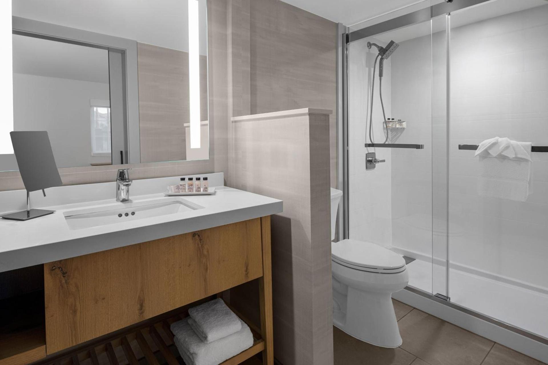Delta Hotels by Marriott Santa Clara Silicon Valley photo 15